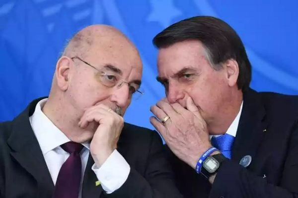 Osmar Terra com Bolsonaro, em ato de 2019, quando era ministro da Cidadania / Divulgação