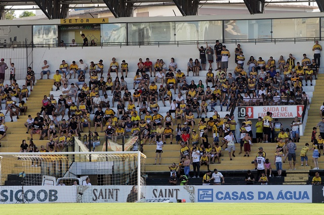 Torcida Os Tigres não foi ao jogo ontem / Foto: Daniel Búrigo / A Tribuna