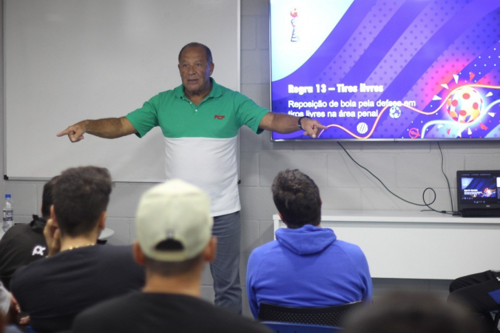 Palestra no Tubarão / Foto: William Lampert / CA Tubarão / Divulgação