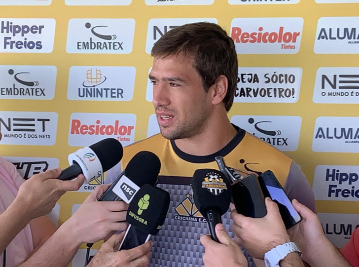 Platero em entrevista coletiva hoje / Fotos: Jota Éder / Timaço / Rádio Som Maior