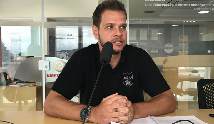 Barista profissional e mestre em cafés Ricardo Ronchi (foto: Amanda Farias)