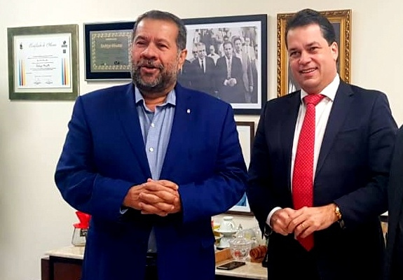 Minotto com Carlos Lupi, presidente nacional do PDT, que o incentivou a concorrer em Criciúma / Divulgação