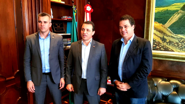 Deputado Minotto com o secretário Douglas Borba e o governador Carlos Moisés / Divulgação