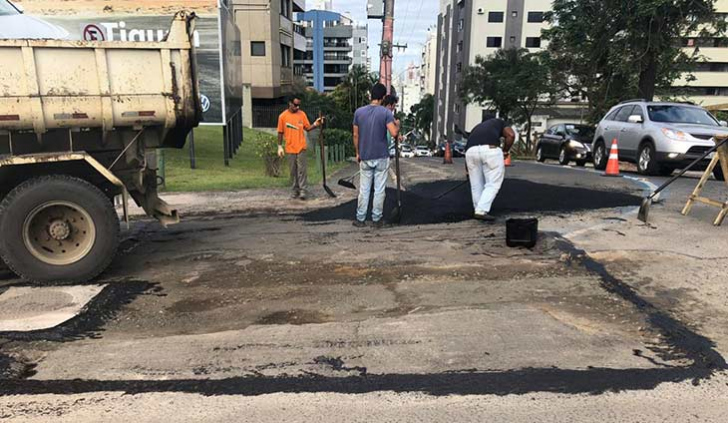 Rua Hercílio Luz ganhou paliativos depois da recente obra / Foto: Jotha Del Fabro / Rádio Som Maior / Arquivo