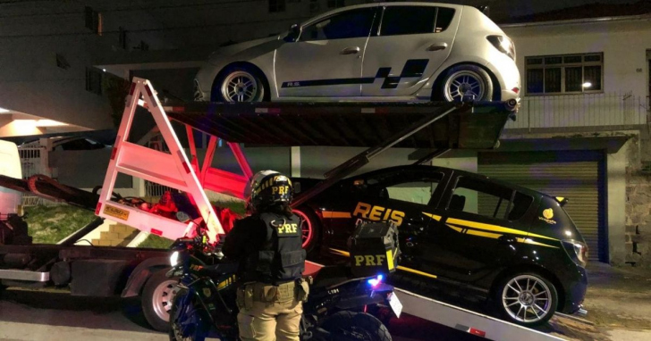 PRF flagrou racha na BR-101 e prendeu dois motoristas | Foto: Divulgação/PRF