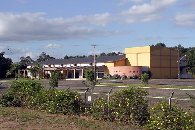 O Sisos Hall antes das reformas para receber a igreja / Fotos: Arquivo / 4oito