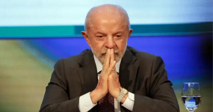 Lula durante coletiva de imprensa após a divulgação do resultado do primeiro turno | Foto: Paulo Pinto/Agência Brasil/4oito