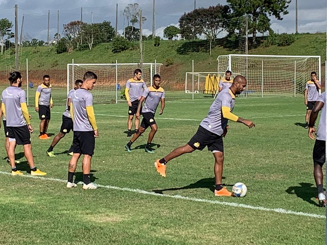 Maicon participando do treino desta quarta no CT / Foto: Jota Éder / Timaço / Rádio Som Maior