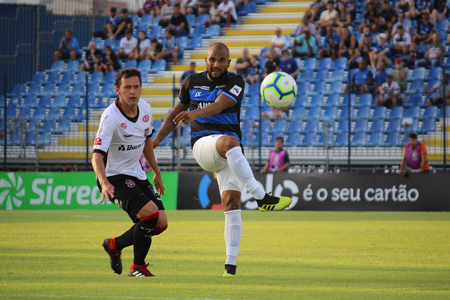 Tubarão do volante Liel, ex-Criciúma, eliminado / Fotos: Divulgação