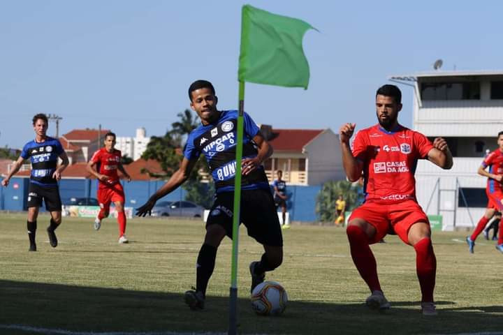 Tubarão e Marcílio, adversários atualmente na Série D e também na Copinha / Divulgação