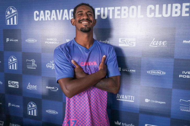 Atacante de 25 anos é o novo nome do Azulão da Montanha | Foto:  Fabrício Júnior/Assessoria Caravaggio