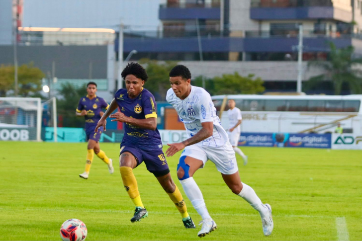 Caravaggio deixa vitória escapar, mas mantém o foco na reta final da Série B | Foto:Thaís Spilere/CFC