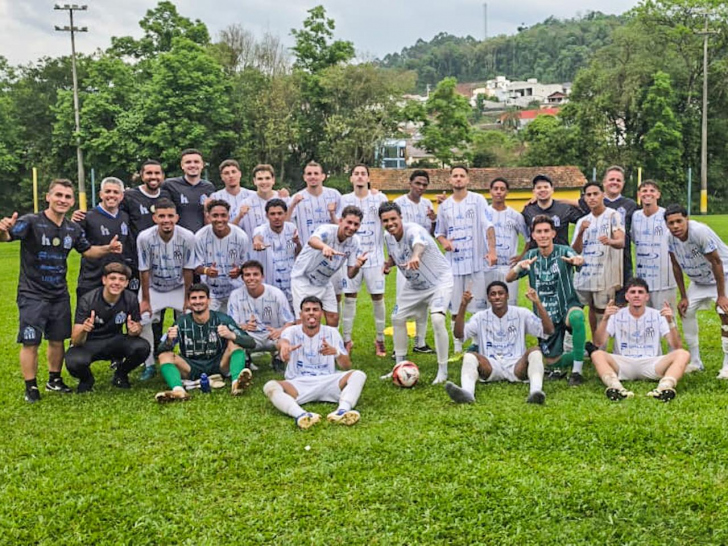 Caravaggio goleou o Rio Peixense por 6 a 0 e manteve a liderança da Copa SC Sub-20 | Foto: Divulgação/Assessoria Caravaggio