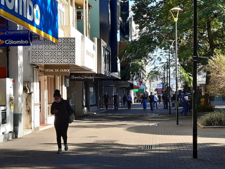 Movimento nas ruas foi menor nesta terça-feira (Foto: Heitor Araujo)