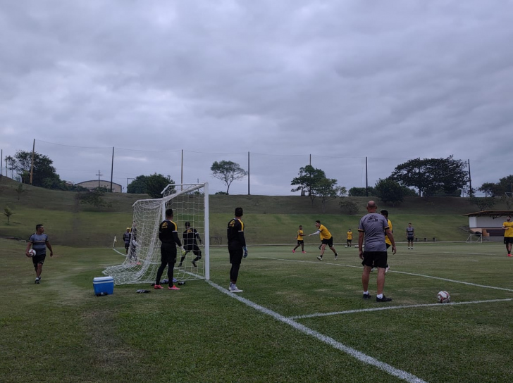 Na quarta-feira, Tigre treinou conclusões a partir de cruzamentos (Foto: Heitor Araujo / 4oito)