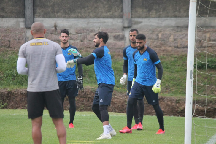 Completam o quarteto de goleiros os jovens Diego e Murilo (Foto: Celso da Luz / Criciúma EC)