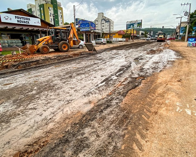 Comerciantes enfrentam problemas devido às obras do Binário da Avenida Santos Dumont. Foto: Divulgação