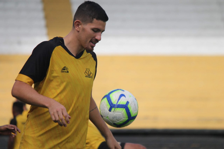 Philipe Maia tem três jogos pelo Tigre (Foto: Celso da Luz / Criciúma EC)