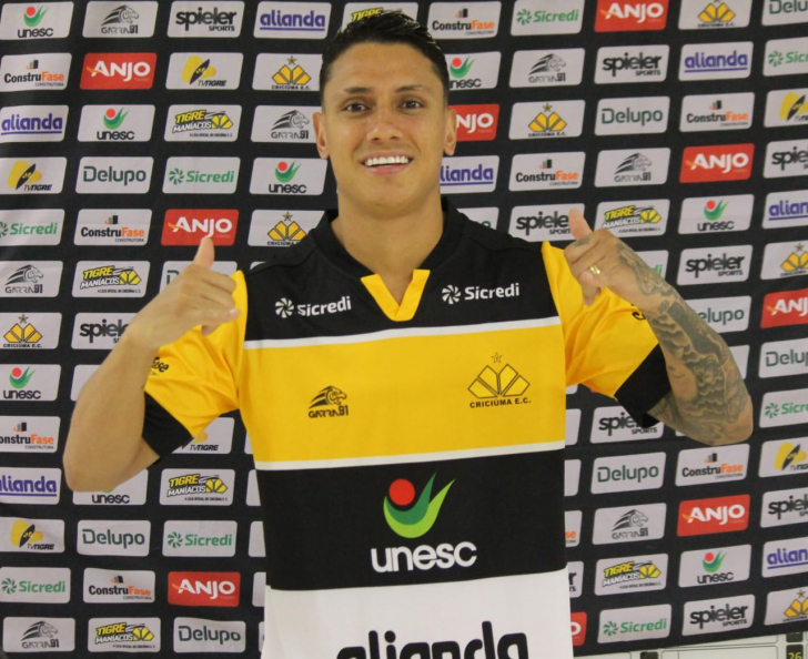 Dudu foi apresentado na semana passada (Foto: Celso da Luz / Criciúma EC)