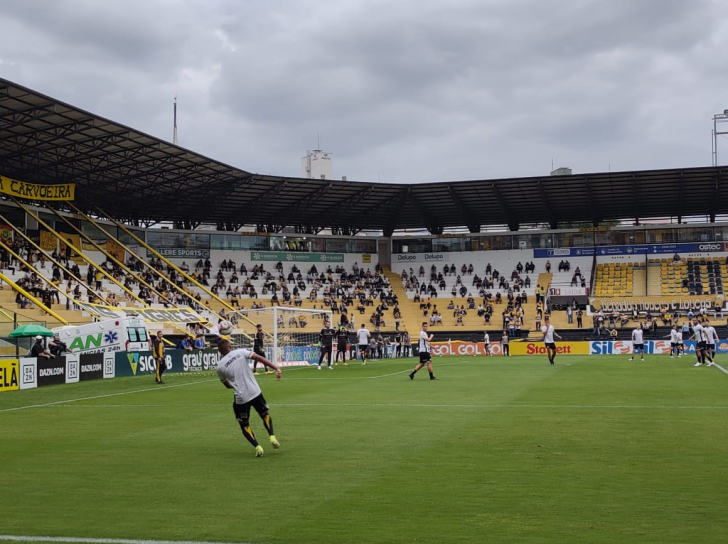 Contra o Paysandu, público foi superior a 2 mil torcedores (Foto: Heitor Araujo / 4oito)