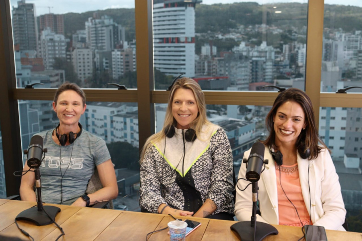 Foto: Atletas Fabiola Dário Volpato, Patricia Vargas e Renata Bet, respectivamente | Arthur Lessa/ 4oito