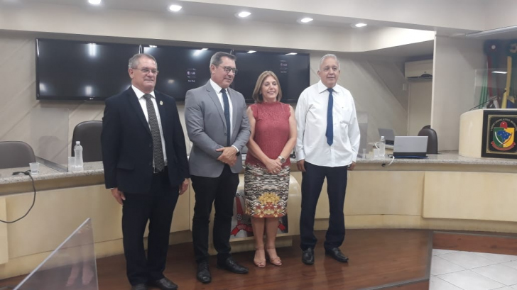 Salésio Lima, Júlio Kaminski, Roseli De Luca e Toninho da Imbralit. A nova Mesa Diretora da Câmara criciumense. Foto: Maíra Rabassa/4oito