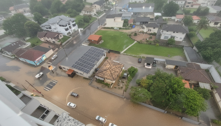 Equipes atuam após chuva histórica em Cocal do Sul | Foto: Divulgação