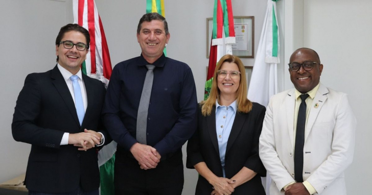 Renúncia ocorre em cumprimento a um acordo político previamente estabelecido - Foto: Luan Aravena