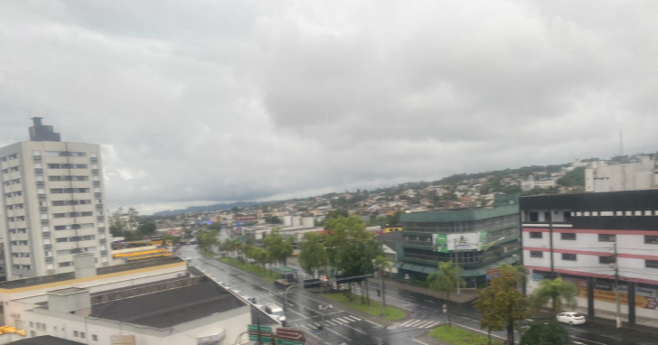 Chuva e temperaturas mais amenas marcam o dia em Criciúma e no litoral sul catarinense | Foto: Maryele Cardoso