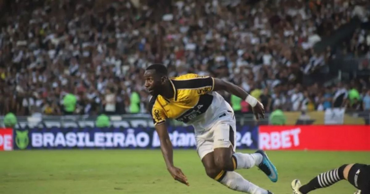 Bolasie agora defenderá a Chapecoense após passagem marcante pelo Criciúma | Foto: Celso da Luz/ Assessoria de imprensa