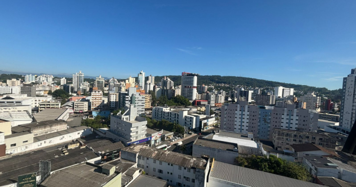 Calor persiste em Criciúma antes da mudança no tempo | Foto: Sophia Rabelo/4oito
