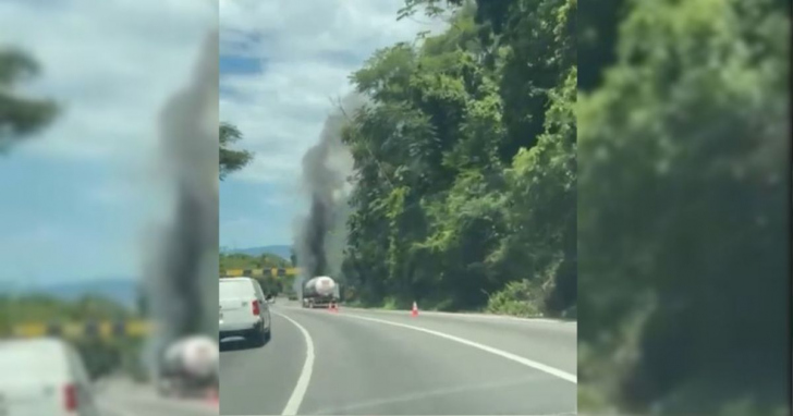 Veículo em chamas provocou interdição da BR-101 no Morro do Boi, em Itapema | Foto: Divulgação/PRF