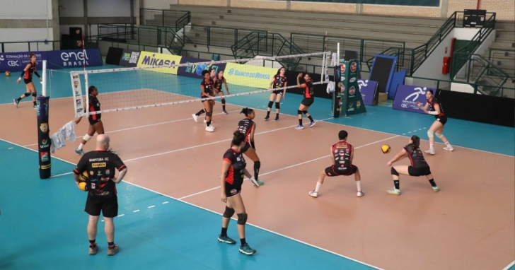 Equipe do Mampituba se prepara para confronto decisivo pela Superliga B no Ginásio da Unesc | Foto: Divulgação/Mampituba