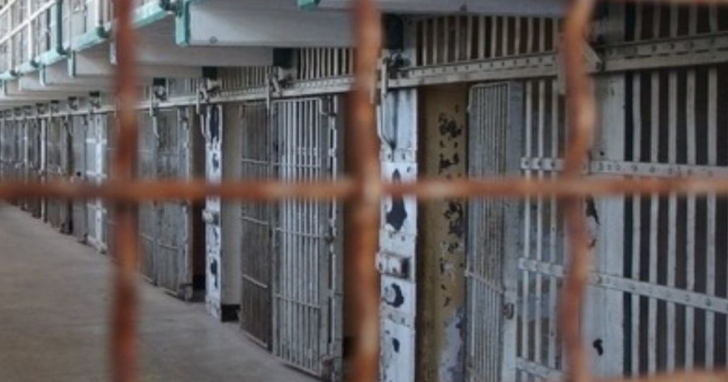 Interior do presídio de Araranguá, unidade que enfrenta superlotação e será desativada | Foto: Rádio Araranguá/Colaboração/4oito