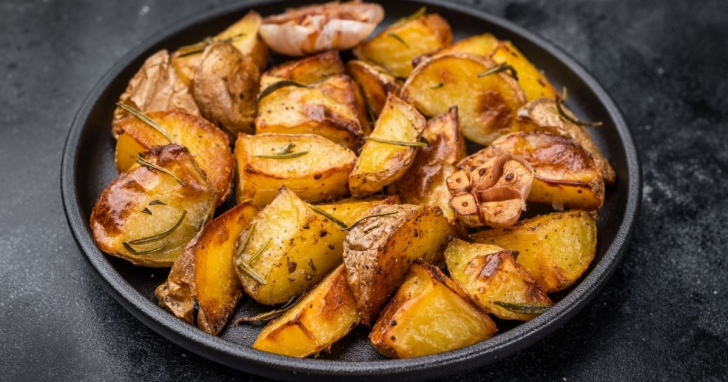 Preparação leva poucos ingredientes e fica pronta em até 50 minutos I Foto: Canva/4oito