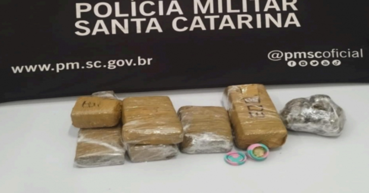 Motorista é preso com carga de maconha em Criciúma | Foto: PM SC
