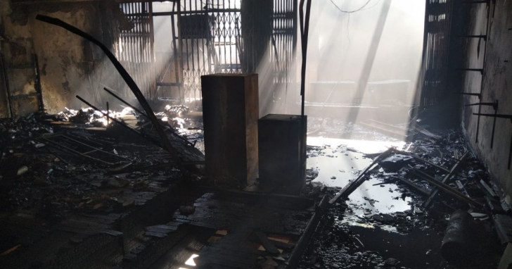 Bombeiros controlam incêndio em prédio na área central I Foto: Divulgação/4oito