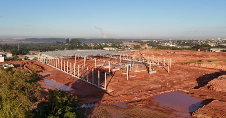 Obra de R$ 200 milhões avança com estrutura metálica em Sapucaia do Sul (RS) | Foto: Divulgação/4oito