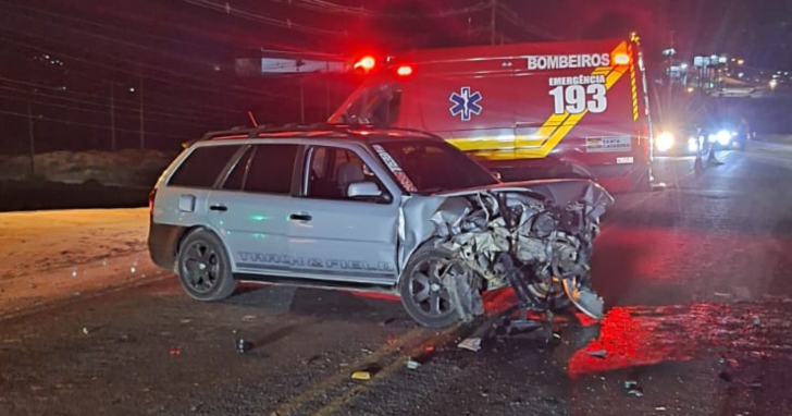 Acidente entre dois carros mobilizou equipes de resgate na noite deste sábado (1º), na SC-108, em Braço do Norte I Foto: Divulgação/4oito