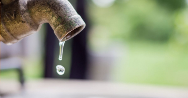 Rompimento na rede comprometeu o abastecimento de água em bairros de Criciúma | Foto: Arquivo/4oito