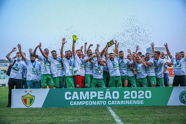 Chapecoense conquistou o título do Estadual nesse domingo. Fotos: Divulgação