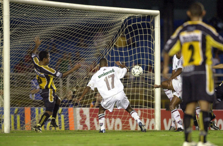 Em 2004 o Tigre empatou com o Fluminense no Maracanã (Foto: Arquivo / Divulgação)