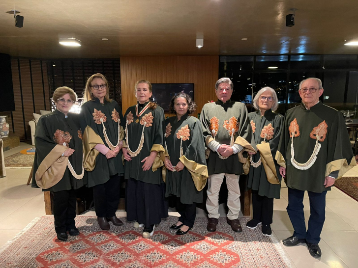 Foto: Dioni Fernandes Virtuoso, Sandra Meyer Silvestre, Dóris Becke Machado Freitas, Carmen Neves, Plácido Pizzette, Edna Gaidzinski Bastos e Neri Trombim