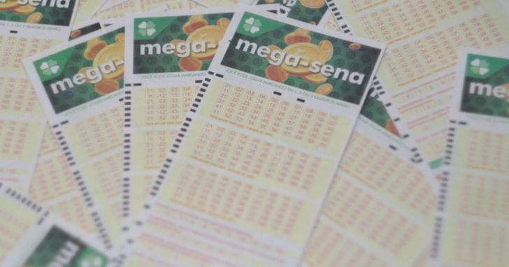 Aposta simples da Mega-Sena custa R$ 6 | Foto: José Demathé/4oito
