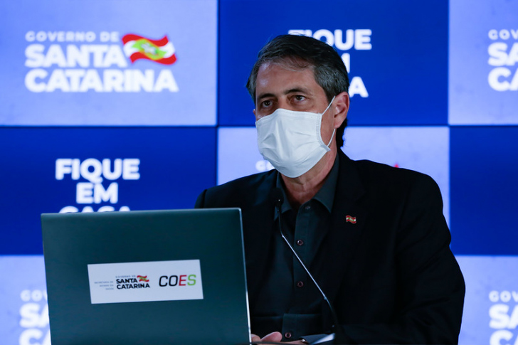 Secretário confirma: catarinenses serão desobrigados do uso de máscaras / Foto: Maurício Vieira / Secom