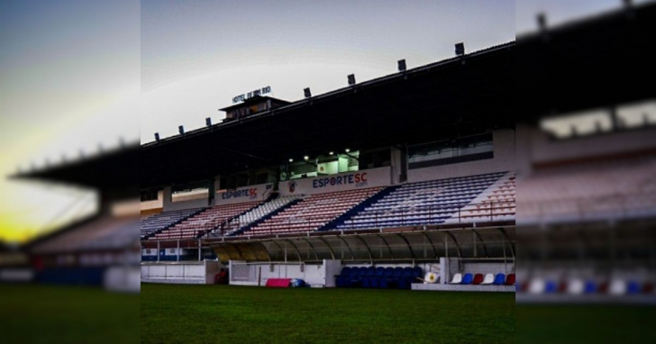 Estádio Augusto Bauer, em Brusque, foi rebatizado com o nome de Arena Simon - Foto: Arquivo/4oito/Divulgação