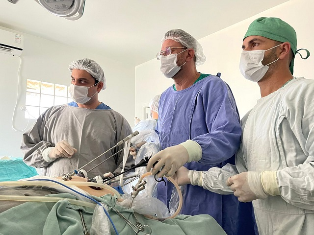 Primeira cirurgia bariátrica social foi realizada nesta terça-feira / Divulgação / 4oito