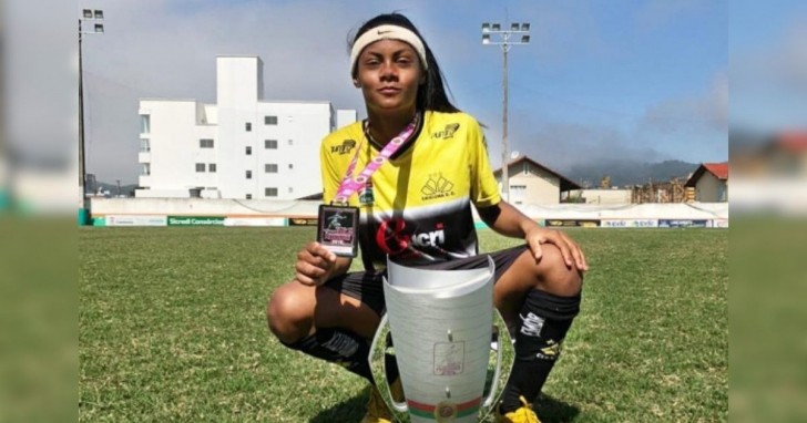 Tainá Maranhão iniciou trajetória no futebol nas categorias de base do Criciúma | Foto: Reprodução/Redes socias