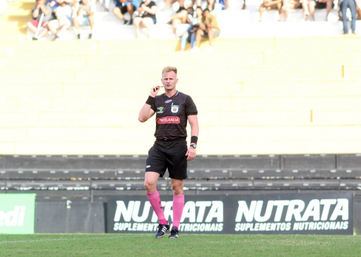 Árbitro do Criciúma no Catarinense, Júlio César Pfleger apita estreia do Tigre | Foto:  Fernando Ribeiro/FCF/4oito