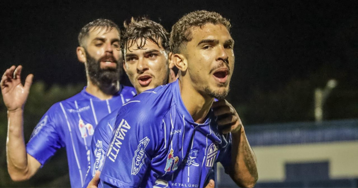 No primeiro turno, Azulão goleou o adversário desta tarde por 4 a 1 | Foto: Fabrício Júnior